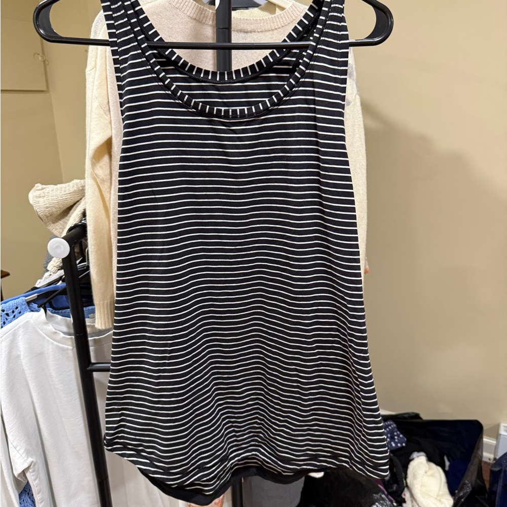 Lululemon Blk&Wht Tank